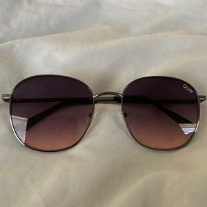 Quay Jezabell Sunglasses, Gunmetal frames with purple/peach fade lenses